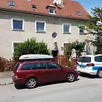 Apartment Bei Wien -1 *