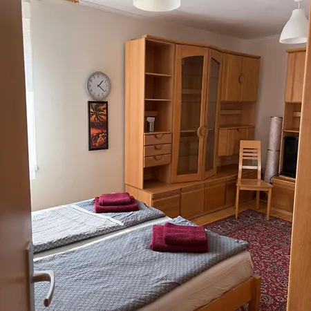 Apartamento Bei Wien -1 *