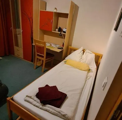 Bei Wien -1 * Korneuburg